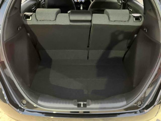フィット ホーム　ディスプレイオーディオ　バックカメラ　ＴＶ　クリアランスソナー　オートクルーズコントロール　レーンアシスト　衝突被害軽減システム　オートライト　ＬＥＤヘッドランプ　スマートキー　アイドリングストップ（52枚目）