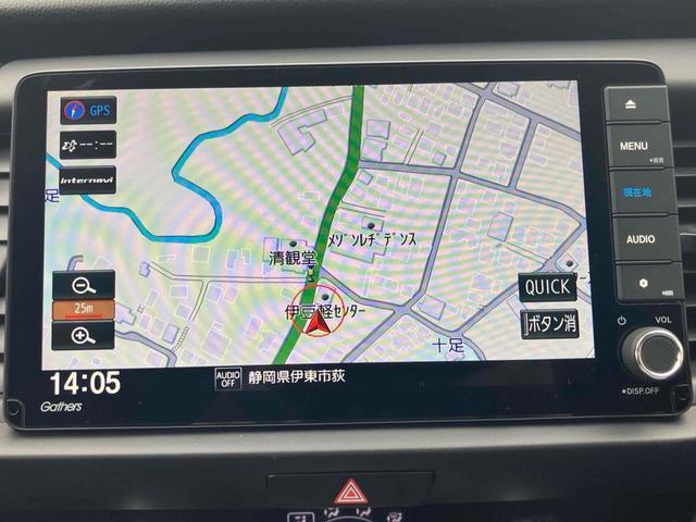 フィット ｅ：ＨＥＶホーム　ドライブレコーダー　ＥＴＣ　バックカメラ　ナビ　ＴＶ　クリアランスソナー　オートクルーズコントロール　レーンアシスト　衝突被害軽減システム　オートライト　ＬＥＤヘッドランプ　スマートキー（3枚目）