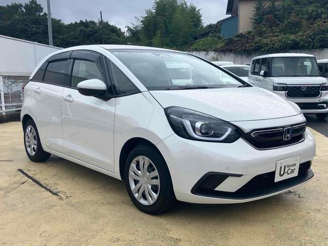 フィット ｅ：ＨＥＶホーム　ドライブレコーダー　ＥＴＣ　バックカメラ　ナビ　ＴＶ　クリアランスソナー　オートクルーズコントロール　レーンアシスト　衝突被害軽減システム　オートライト　ＬＥＤヘッドランプ　スマートキー（4枚目）