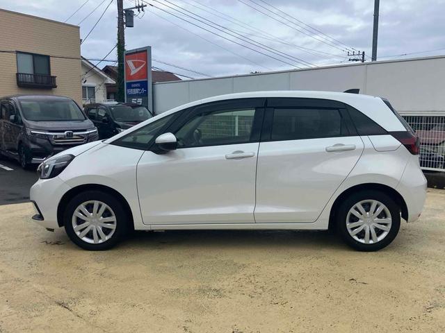 フィット ｅ：ＨＥＶホーム　ドライブレコーダー　ＥＴＣ　バックカメラ　ナビ　ＴＶ　クリアランスソナー　オートクルーズコントロール　レーンアシスト　衝突被害軽減システム　オートライト　ＬＥＤヘッドランプ　スマートキー（10枚目）