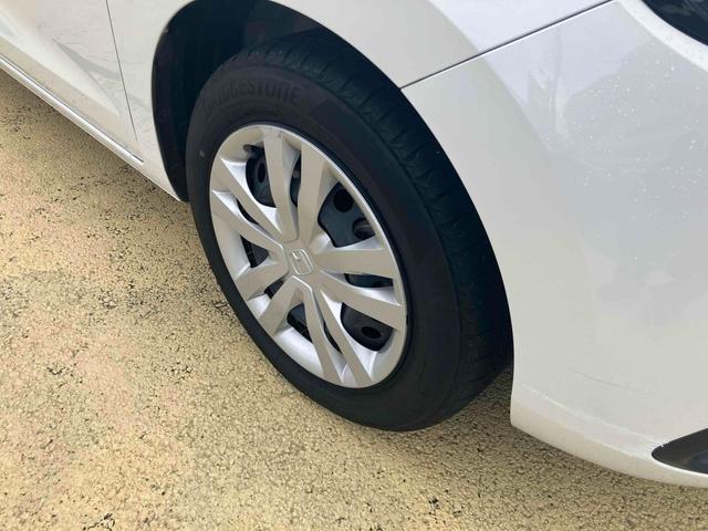 フィット ｅ：ＨＥＶホーム　ドライブレコーダー　ＥＴＣ　バックカメラ　ナビ　ＴＶ　クリアランスソナー　オートクルーズコントロール　レーンアシスト　衝突被害軽減システム　オートライト　ＬＥＤヘッドランプ　スマートキー（13枚目）