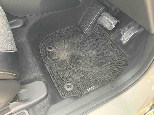 フィット ｅ：ＨＥＶホーム　ドライブレコーダー　ＥＴＣ　バックカメラ　ナビ　ＴＶ　クリアランスソナー　オートクルーズコントロール　レーンアシスト　衝突被害軽減システム　オートライト　ＬＥＤヘッドランプ　スマートキー（22枚目）