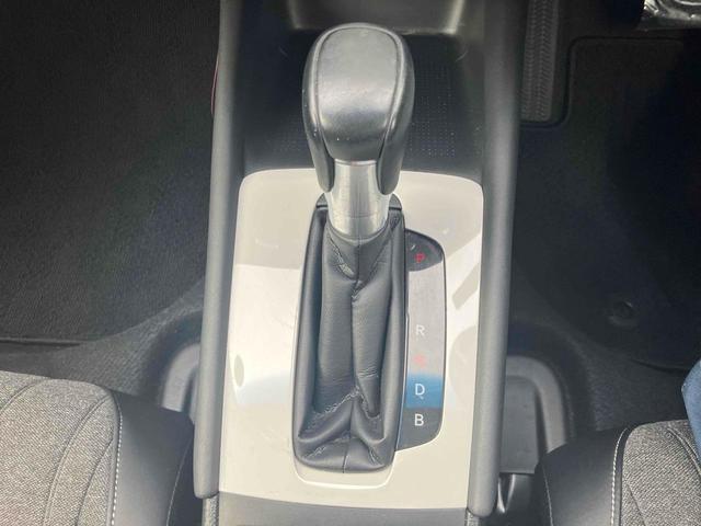 フィット ｅ：ＨＥＶホーム　ドライブレコーダー　ＥＴＣ　バックカメラ　ナビ　ＴＶ　クリアランスソナー　オートクルーズコントロール　レーンアシスト　衝突被害軽減システム　オートライト　ＬＥＤヘッドランプ　スマートキー（41枚目）