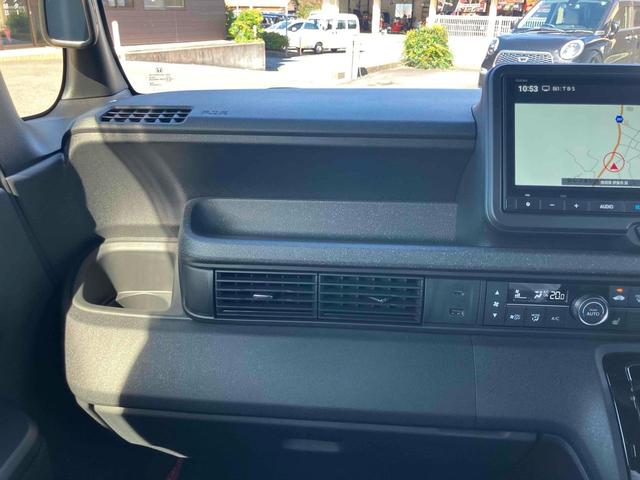 N-BOXカスタム ターボ ナビ TV バックカメラ 両側電動スライドドア クリアランスソナー オートライト スマートキー アイドリングストップ 電動格納ミラー シートヒーター ベンチシート CVT ESC USB(44枚目)