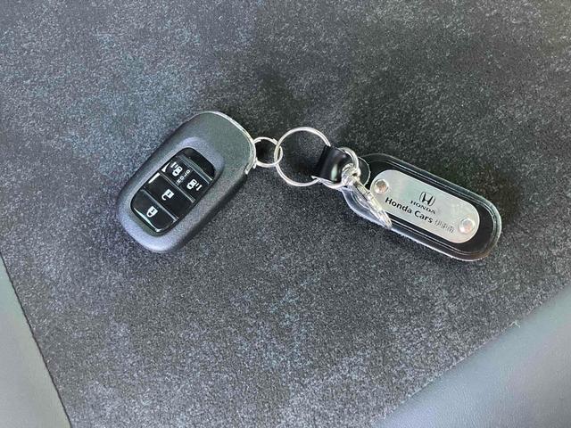 N-BOXカスタム ターボ ナビ TV バックカメラ 両側電動スライドドア クリアランスソナー オートライト スマートキー アイドリングストップ 電動格納ミラー シートヒーター ベンチシート CVT ESC USB(65枚目)