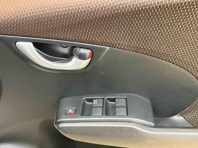 フィットシャトルハイブリッド ハイブリッド・スマートセレクション ハイブリッド ETC バックカメラ ナビ オートクルーズコントロール オートライト HID スマートキー アイドリングストップ 電動格納ミラー CVT 盗難防止システム(18枚目)