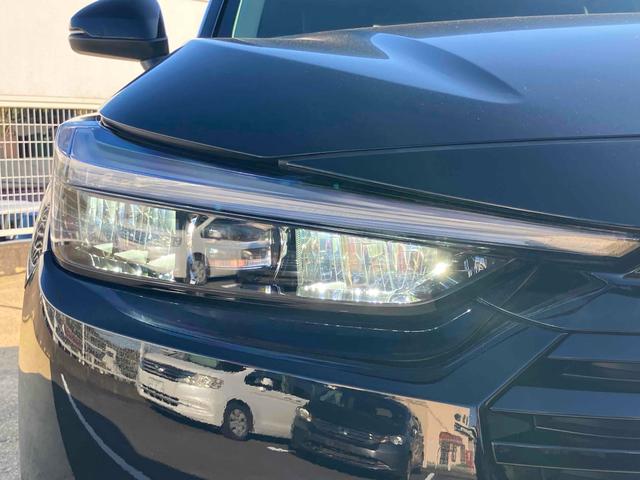 ヴェゼル ｅ：ＨＥＶ　Ｚ　ドライブレコーダー　ＥＴＣ２．０　バックカメラ　パワーテールゲート　オートクルーズコントロール　レーンアシスト　衝突被害軽減システム　ナビ　ＴＶ　シートヒーター　ＬＥＤヘッドランプ　アルミホイール（17枚目）