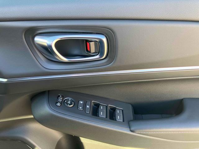 ヴェゼル ｅ：ＨＥＶ　Ｚ　ドライブレコーダー　ＥＴＣ２．０　バックカメラ　パワーテールゲート　オートクルーズコントロール　レーンアシスト　衝突被害軽減システム　ナビ　ＴＶ　シートヒーター　ＬＥＤヘッドランプ　アルミホイール（21枚目）