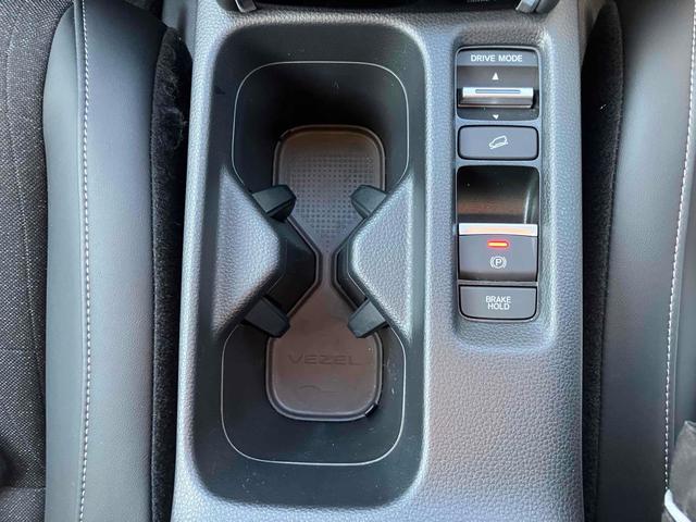 ヴェゼル ｅ：ＨＥＶ　Ｚ　ドライブレコーダー　ＥＴＣ２．０　バックカメラ　パワーテールゲート　オートクルーズコントロール　レーンアシスト　衝突被害軽減システム　ナビ　ＴＶ　シートヒーター　ＬＥＤヘッドランプ　アルミホイール（48枚目）