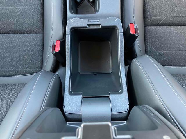 ヴェゼル ｅ：ＨＥＶ　Ｚ　ドライブレコーダー　ＥＴＣ２．０　バックカメラ　パワーテールゲート　オートクルーズコントロール　レーンアシスト　衝突被害軽減システム　ナビ　ＴＶ　シートヒーター　ＬＥＤヘッドランプ　アルミホイール（63枚目）