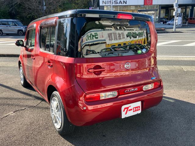 キューブ １５Ｘ　純正ナビＴＶ　コーナーセンサー　インテリジェントキー　スペアキー　フォグランプ　後塗りツートン（6枚目）