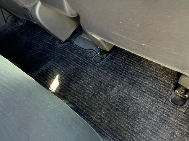 キューブ １５Ｘ　純正ナビＴＶ　コーナーセンサー　インテリジェントキー　スペアキー　フォグランプ　後塗りツートン（15枚目）