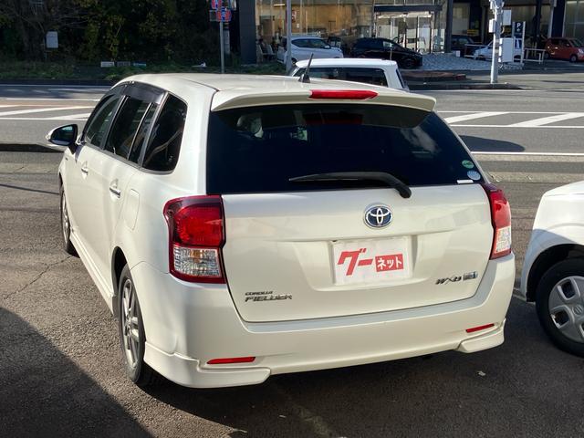 カローラフィールダー ハイブリッドＧ　エアロツアラー・ダブルバイビー　メモリーナビ　バックカメラ　Ｂｌｕｅｔｏｏｔｈ対応　フルセグＴＶ　スマートキー　スペアキー　プッシュスタート　ステアリングリモコン　純正エアロ　アルミホイール　ＨＩＤヘッドライト　電動格納ミラー（7枚目）