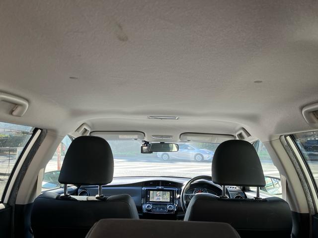 カローラフィールダー ハイブリッドＧ　エアロツアラー・ダブルバイビー　メモリーナビ　バックカメラ　Ｂｌｕｅｔｏｏｔｈ対応　フルセグＴＶ　スマートキー　スペアキー　プッシュスタート　ステアリングリモコン　純正エアロ　アルミホイール　ＨＩＤヘッドライト　電動格納ミラー（10枚目）