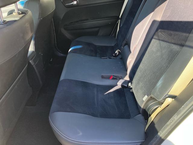 カローラフィールダー ハイブリッドＧ　エアロツアラー・ダブルバイビー　メモリーナビ　バックカメラ　Ｂｌｕｅｔｏｏｔｈ対応　フルセグＴＶ　スマートキー　スペアキー　プッシュスタート　ステアリングリモコン　純正エアロ　アルミホイール　ＨＩＤヘッドライト　電動格納ミラー（44枚目）