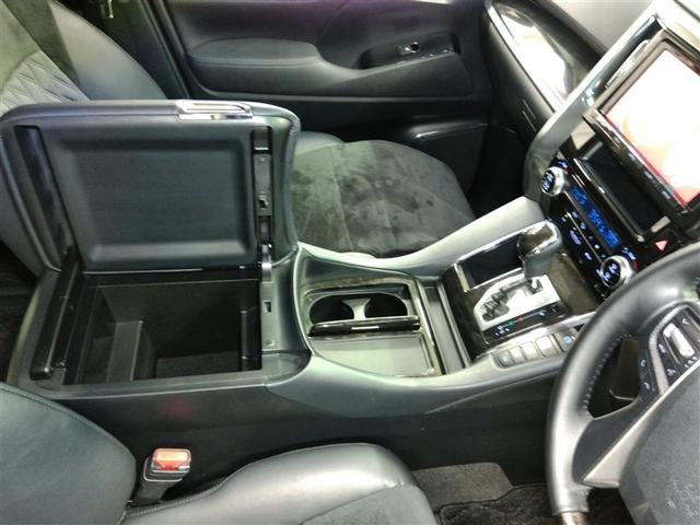 ヴェルファイアハイブリッド ＺＲ　ハイブリッド　ワンオーナー　４ＷＤ　電動シート　安全装備　横滑り防止機能　ＡＢＳ　エアバッグ　オートクルーズコントロール　盗難防止装置　バックカメラ　後席モニター　ＥＴＣ　ミュージックプレイヤー接続可（13枚目）