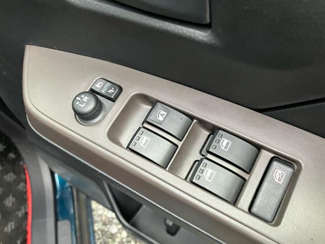 ルーミー Ｇ－Ｔ　ターボ　両側電動スライドドア　純正ナビ　バックカメラ　フルセグＴＶ　Ｂｌｕｅｔｏｏｔｈ対応　衝突軽減ブレーキ（18枚目）