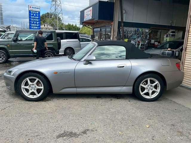 Ｓ２０００ ベースグレード　１オーナー／９万Ｋ台／ＮＥＷ左右ヘッドライト／ＮＥＷ幌／外装仕上済／６速マニュアル／修復歴無／実　走行／追加メーター／純正ＢＢＳアルミ／ナビ／バックカメラ／キーレス／追加メーター／デジタルインナーミラ（12枚目）
