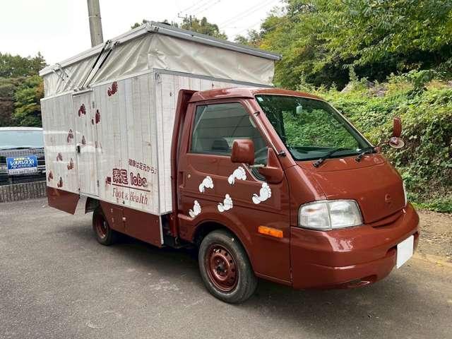 バネットトラック ロングスーパーローGL 2万K!CAT/エアコン/パワステ/パワーウィンドウ/Wタイヤ/ナビ/Bカメラ/ETC/ポップアップルーフ/出張作業/電動リクライニングチェア付/家庭用エアコン/照明/換気扇/外部電源接続/移動店舗(4枚目)