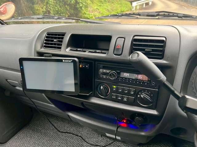 バネットトラック ロングスーパーローGL 2万K!CAT/エアコン/パワステ/パワーウィンドウ/Wタイヤ/ナビ/Bカメラ/ETC/ポップアップルーフ/出張作業/電動リクライニングチェア付/家庭用エアコン/照明/換気扇/外部電源接続/移動店舗(24枚目)