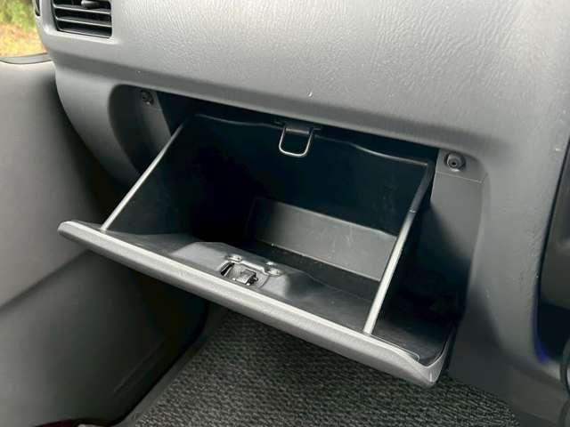 バネットトラック ロングスーパーローGL 2万K!CAT/エアコン/パワステ/パワーウィンドウ/Wタイヤ/ナビ/Bカメラ/ETC/ポップアップルーフ/出張作業/電動リクライニングチェア付/家庭用エアコン/照明/換気扇/外部電源接続/移動店舗(32枚目)