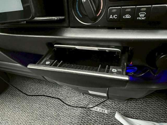 バネットトラック ロングスーパーローGL 2万K!CAT/エアコン/パワステ/パワーウィンドウ/Wタイヤ/ナビ/Bカメラ/ETC/ポップアップルーフ/出張作業/電動リクライニングチェア付/家庭用エアコン/照明/換気扇/外部電源接続/移動店舗(33枚目)