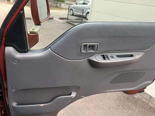 バネットトラック ロングスーパーローGL 2万K!CAT/エアコン/パワステ/パワーウィンドウ/Wタイヤ/ナビ/Bカメラ/ETC/ポップアップルーフ/出張作業/電動リクライニングチェア付/家庭用エアコン/照明/換気扇/外部電源接続/移動店舗(43枚目)