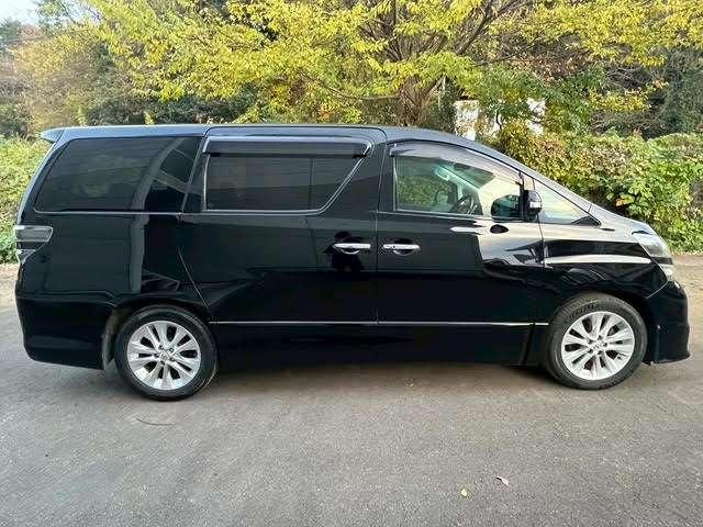 ヴェルファイア ２．４Ｚ　ＡＬＰＩＮＥ８ｉｎｃｈナビゲーション／フリップダウンモニター／バックカメラ／両側パワースライドドア／スマートキー＆プッシュスタート／ウッドコンビステアリング／レーダー／ＥＴＣ／純正アルミ／純正ＨＩＤ（9枚目）