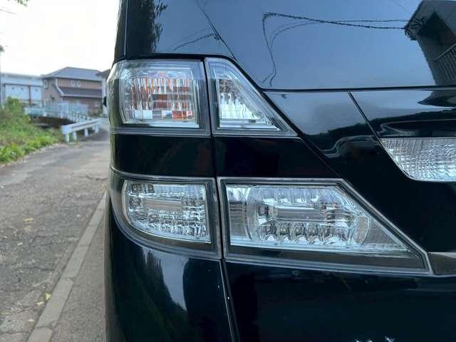 ヴェルファイア ２．４Ｚ　ＡＬＰＩＮＥ８ｉｎｃｈナビゲーション／フリップダウンモニター／バックカメラ／両側パワースライドドア／スマートキー＆プッシュスタート／ウッドコンビステアリング／レーダー／ＥＴＣ／純正アルミ／純正ＨＩＤ（18枚目）