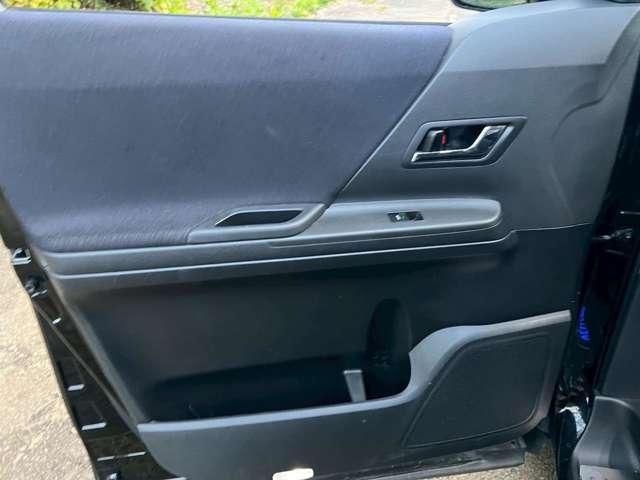 ヴェルファイア ２．４Ｚ　ＡＬＰＩＮＥ８ｉｎｃｈナビゲーション／フリップダウンモニター／バックカメラ／両側パワースライドドア／スマートキー＆プッシュスタート／ウッドコンビステアリング／レーダー／ＥＴＣ／純正アルミ／純正ＨＩＤ（22枚目）