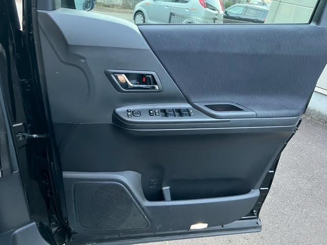 ヴェルファイア ２．４Ｚ　ＡＬＰＩＮＥ８ｉｎｃｈナビゲーション／フリップダウンモニター／バックカメラ／両側パワースライドドア／スマートキー＆プッシュスタート／ウッドコンビステアリング／レーダー／ＥＴＣ／純正アルミ／純正ＨＩＤ（23枚目）