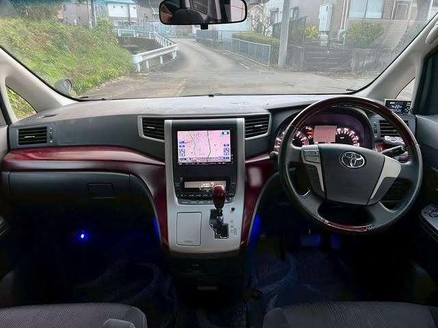 ヴェルファイア ２．４Ｚ　ＡＬＰＩＮＥ８ｉｎｃｈナビゲーション／フリップダウンモニター／バックカメラ／両側パワースライドドア／スマートキー＆プッシュスタート／ウッドコンビステアリング／レーダー／ＥＴＣ／純正アルミ／純正ＨＩＤ（24枚目）