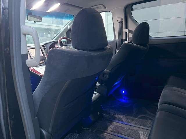 ヴェルファイア ２．４Ｚ　ＡＬＰＩＮＥ８ｉｎｃｈナビゲーション／フリップダウンモニター／バックカメラ／両側パワースライドドア／スマートキー＆プッシュスタート／ウッドコンビステアリング／レーダー／ＥＴＣ／純正アルミ／純正ＨＩＤ（32枚目）