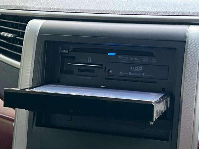 ヴェルファイア ２．４Ｚ　ＡＬＰＩＮＥ８ｉｎｃｈナビゲーション／フリップダウンモニター／バックカメラ／両側パワースライドドア／スマートキー＆プッシュスタート／ウッドコンビステアリング／レーダー／ＥＴＣ／純正アルミ／純正ＨＩＤ（42枚目）