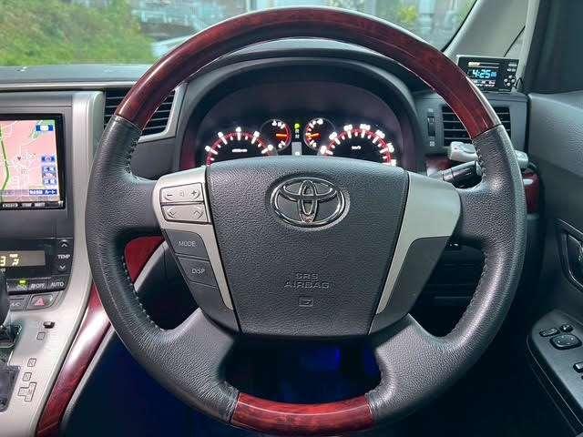 ヴェルファイア ２．４Ｚ　ＡＬＰＩＮＥ８ｉｎｃｈナビゲーション／フリップダウンモニター／バックカメラ／両側パワースライドドア／スマートキー＆プッシュスタート／ウッドコンビステアリング／レーダー／ＥＴＣ／純正アルミ／純正ＨＩＤ（43枚目）