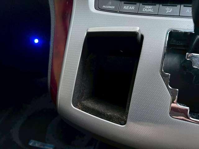 ヴェルファイア ２．４Ｚ　ＡＬＰＩＮＥ８ｉｎｃｈナビゲーション／フリップダウンモニター／バックカメラ／両側パワースライドドア／スマートキー＆プッシュスタート／ウッドコンビステアリング／レーダー／ＥＴＣ／純正アルミ／純正ＨＩＤ（51枚目）