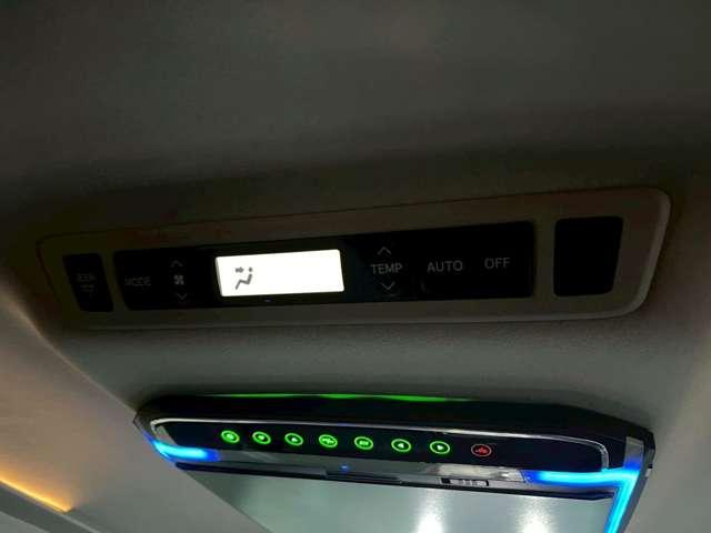 ヴェルファイア ２．４Ｚ　ＡＬＰＩＮＥ８ｉｎｃｈナビゲーション／フリップダウンモニター／バックカメラ／両側パワースライドドア／スマートキー＆プッシュスタート／ウッドコンビステアリング／レーダー／ＥＴＣ／純正アルミ／純正ＨＩＤ（61枚目）