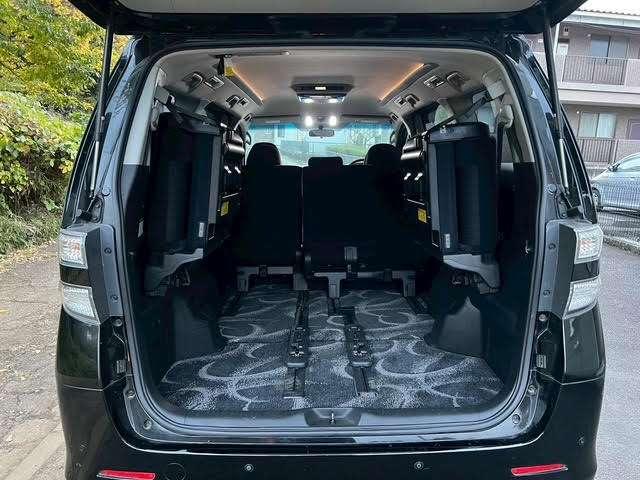 ヴェルファイア ２．４Ｚ　ＡＬＰＩＮＥ８ｉｎｃｈナビゲーション／フリップダウンモニター／バックカメラ／両側パワースライドドア／スマートキー＆プッシュスタート／ウッドコンビステアリング／レーダー／ＥＴＣ／純正アルミ／純正ＨＩＤ（64枚目）