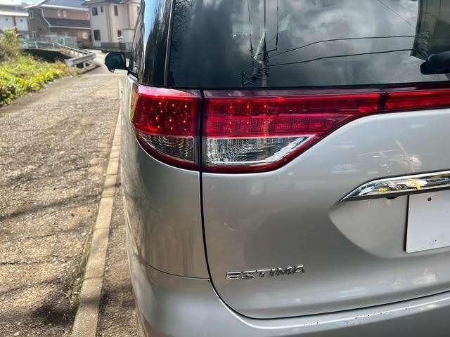 エスティマ アエラス　純正ナビゲーション／地デジＴＶ／Ｂｌｕｅｔｏｏｔｈ／バックカメラ／両側パワースライドドア／純正ＨＩＤヘッドライト／サンルーフ／スマートキー＆プッシュスタート／ビルトインＥＴＣ／純正フロアマット（12枚目）