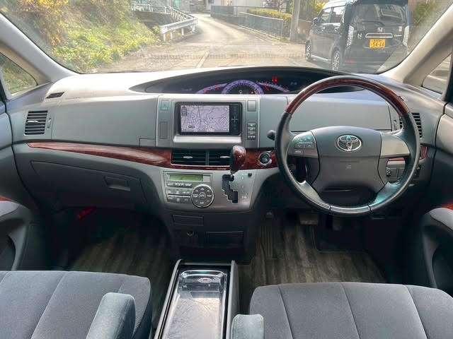 エスティマ アエラス　純正ナビゲーション／地デジＴＶ／Ｂｌｕｅｔｏｏｔｈ／バックカメラ／両側パワースライドドア／純正ＨＩＤヘッドライト／サンルーフ／スマートキー＆プッシュスタート／ビルトインＥＴＣ／純正フロアマット（29枚目）