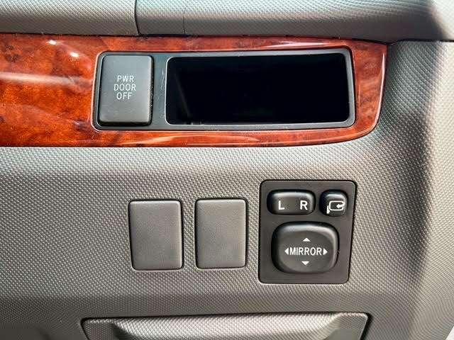 エスティマ アエラス　純正ナビゲーション／地デジＴＶ／Ｂｌｕｅｔｏｏｔｈ／バックカメラ／両側パワースライドドア／純正ＨＩＤヘッドライト／サンルーフ／スマートキー＆プッシュスタート／ビルトインＥＴＣ／純正フロアマット（50枚目）