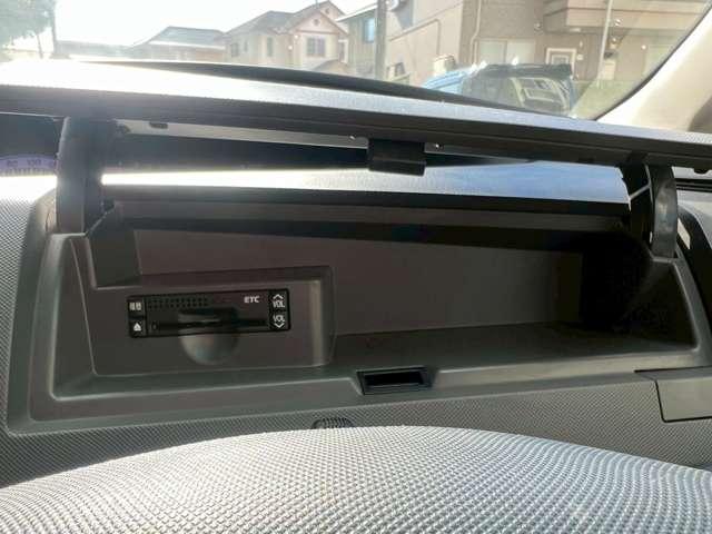 エスティマ アエラス　純正ナビゲーション／地デジＴＶ／Ｂｌｕｅｔｏｏｔｈ／バックカメラ／両側パワースライドドア／純正ＨＩＤヘッドライト／サンルーフ／スマートキー＆プッシュスタート／ビルトインＥＴＣ／純正フロアマット（51枚目）