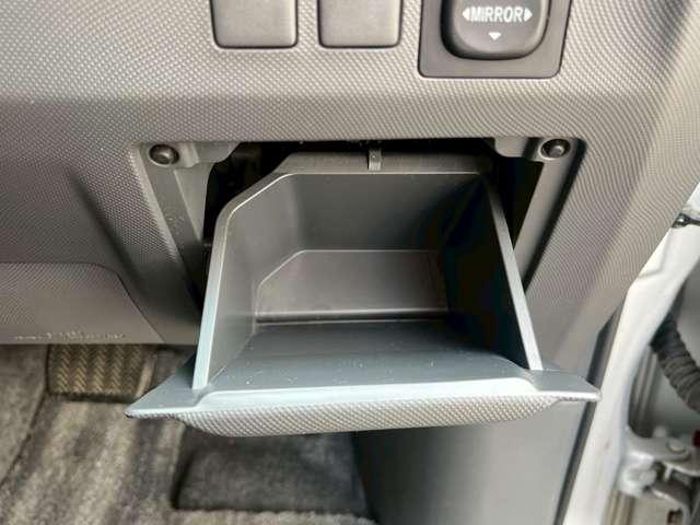 エスティマ アエラス　純正ナビゲーション／地デジＴＶ／Ｂｌｕｅｔｏｏｔｈ／バックカメラ／両側パワースライドドア／純正ＨＩＤヘッドライト／サンルーフ／スマートキー＆プッシュスタート／ビルトインＥＴＣ／純正フロアマット（55枚目）