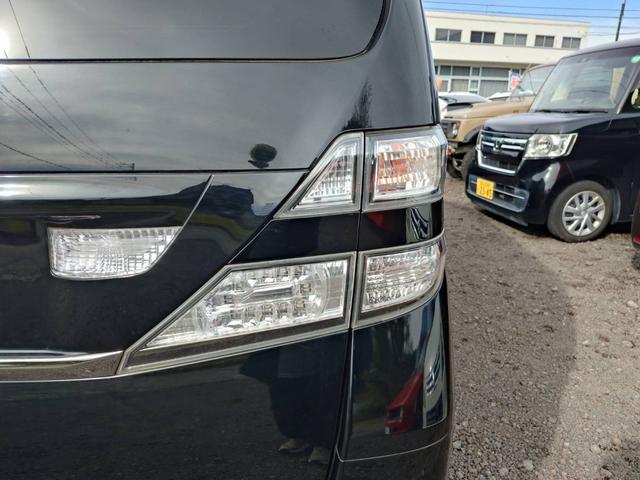 ヴェルファイア ２．４Ｚ　ＨＫＳ車高調　ＷＯＲＫ２０インチアルミホイール　ブラックレザー調シートカバー　車外グリル　フルセグＴＶ　フリップダウンモニター　スマートキー　両側パワースライドドア（26枚目）