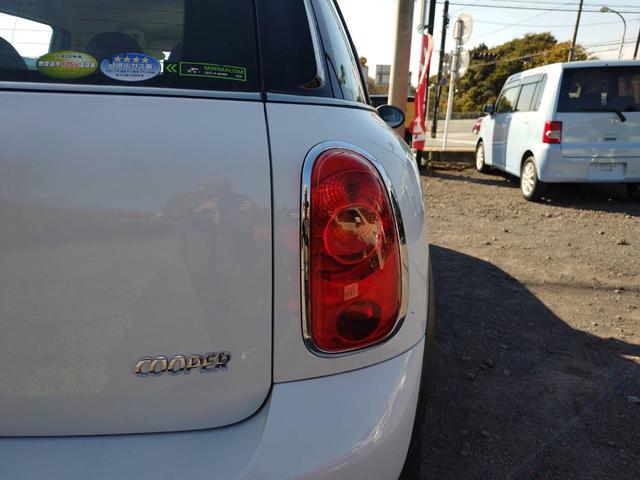 ＭＩＮＩ クーパー　クロスオーバー　走行４．９万キロ　６速マニュアル　純正アルミ　キーレス　ツートンカラー（6枚目）