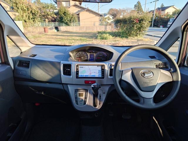 ムーヴ カスタム　Ｘリミテッド　社外ナビ　キーフリー　アイドリングストップ　純正アルミ（9枚目）