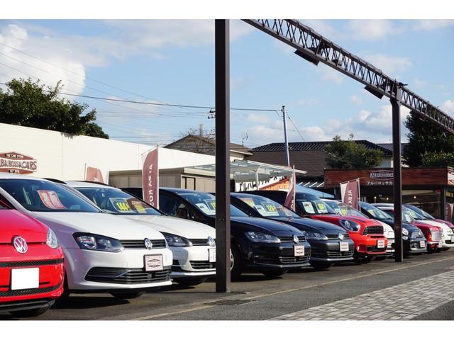 展示場です。いつでも車をきれいにしてお客様をお待ちしています。