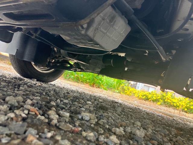 キャリイトラック 　４ＷＤ　５速マニュアル　エアコン　パワーステアリング　ダンプ　ドアバイザー　フロアマット　エアバッグ（17枚目）
