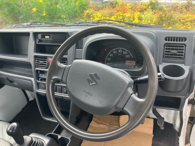 キャリイトラック 　４ＷＤ　５速マニュアル　エアコン　パワーステアリング　ダンプ　ドアバイザー　フロアマット　エアバッグ（26枚目）