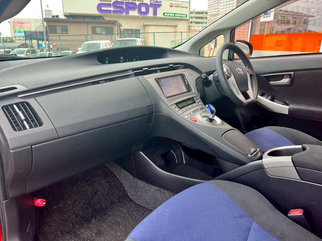 プリウス Ｓ　ドライブレコーダー　ＥＴＣ　バックカメラ　ナビ　ＴＶ　アルミホイール　オートライト　ＨＩＤ　ＣＶＴ　スマートキー　電動格納ミラー　盗難防止システム　ＣＤ　ミュージックプレイヤー接続可（31枚目）